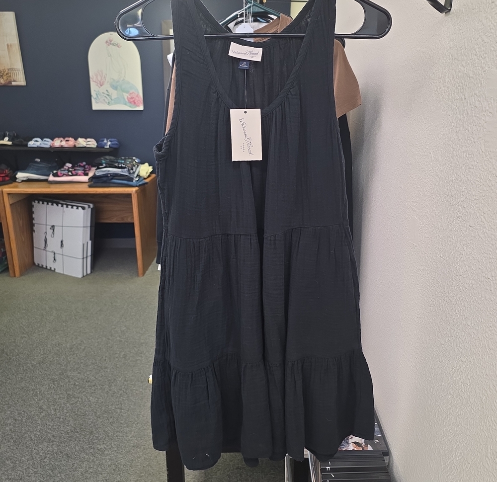 Universal Thread Black Sleeveless Tiered V-Neck Mini Dress